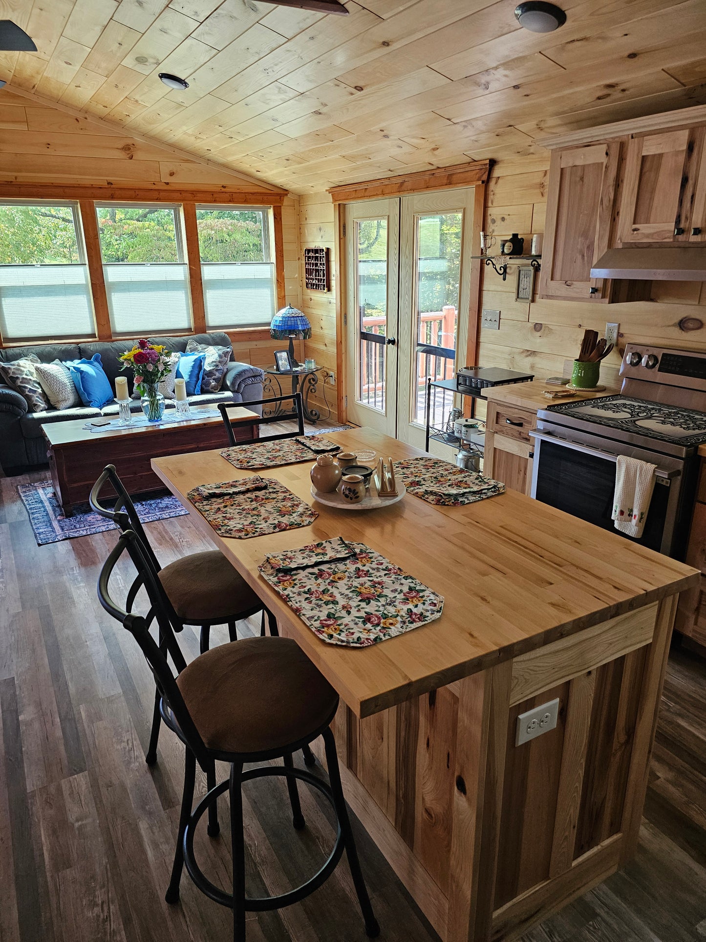 The Craftsman Cabin (2 bed 2 bath, 2 bed 1 bath or 1 bed 1 bath options)