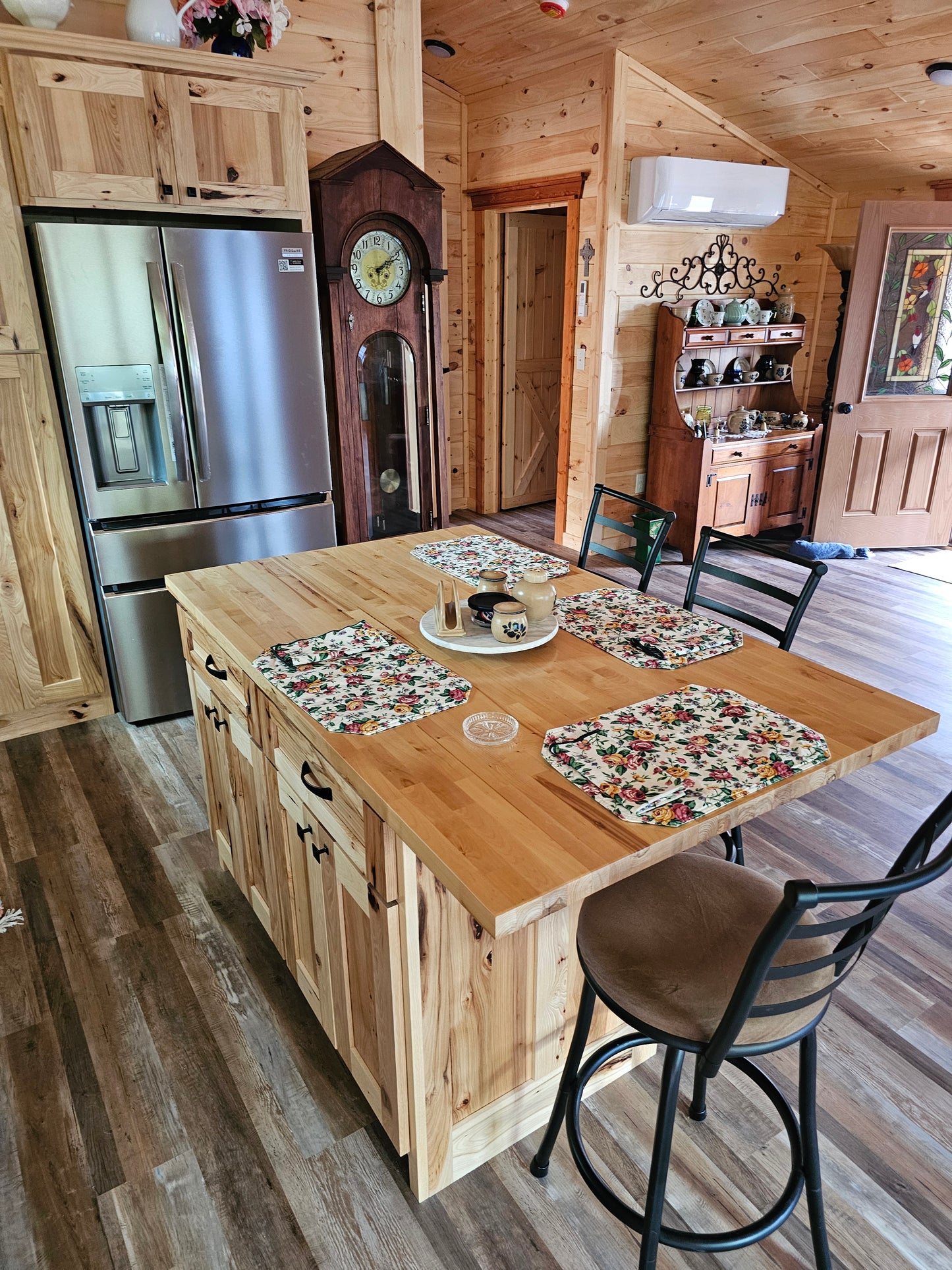 The Craftsman Cabin (2 bed 2 bath, 2 bed 1 bath or 1 bed 1 bath options)
