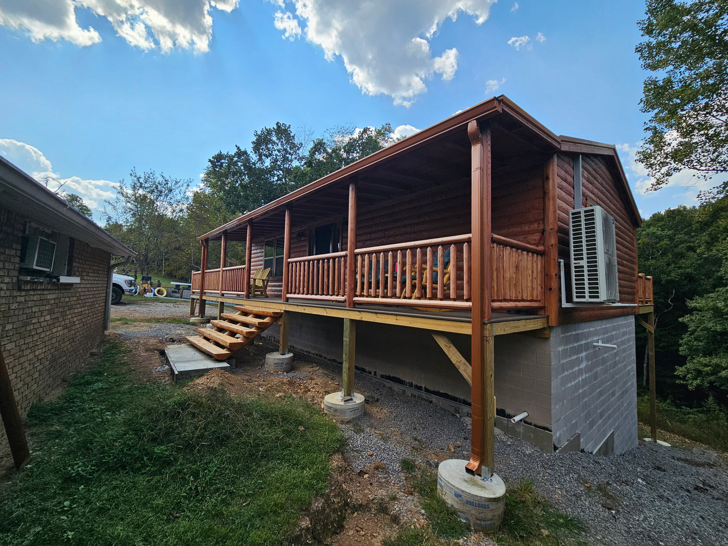 The Craftsman Cabin (2 bed 2 bath, 2 bed 1 bath or 1 bed 1 bath options)