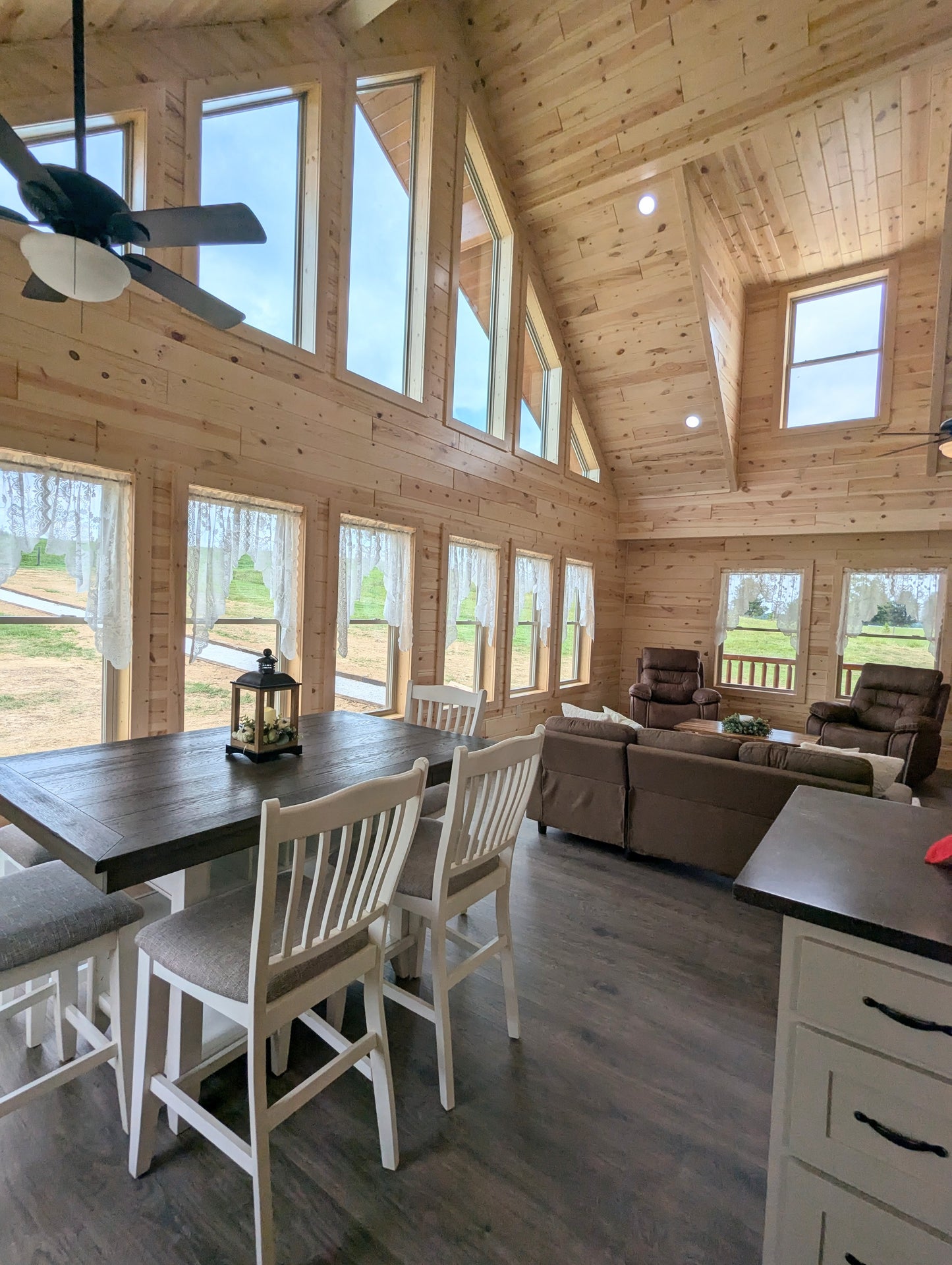 The Gatlinburg Lodge Cabin - ( INDIANA PRICING )
