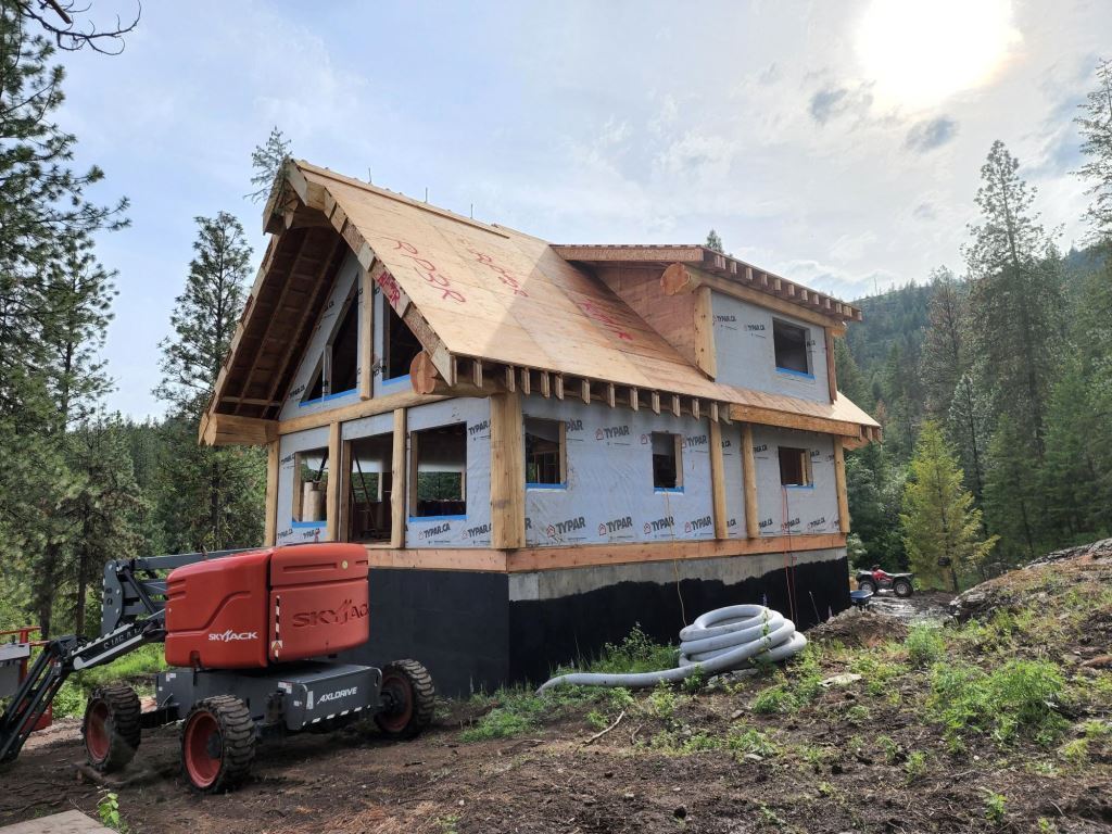 Moose Lodge Cabin Kit (2 sizes offered)