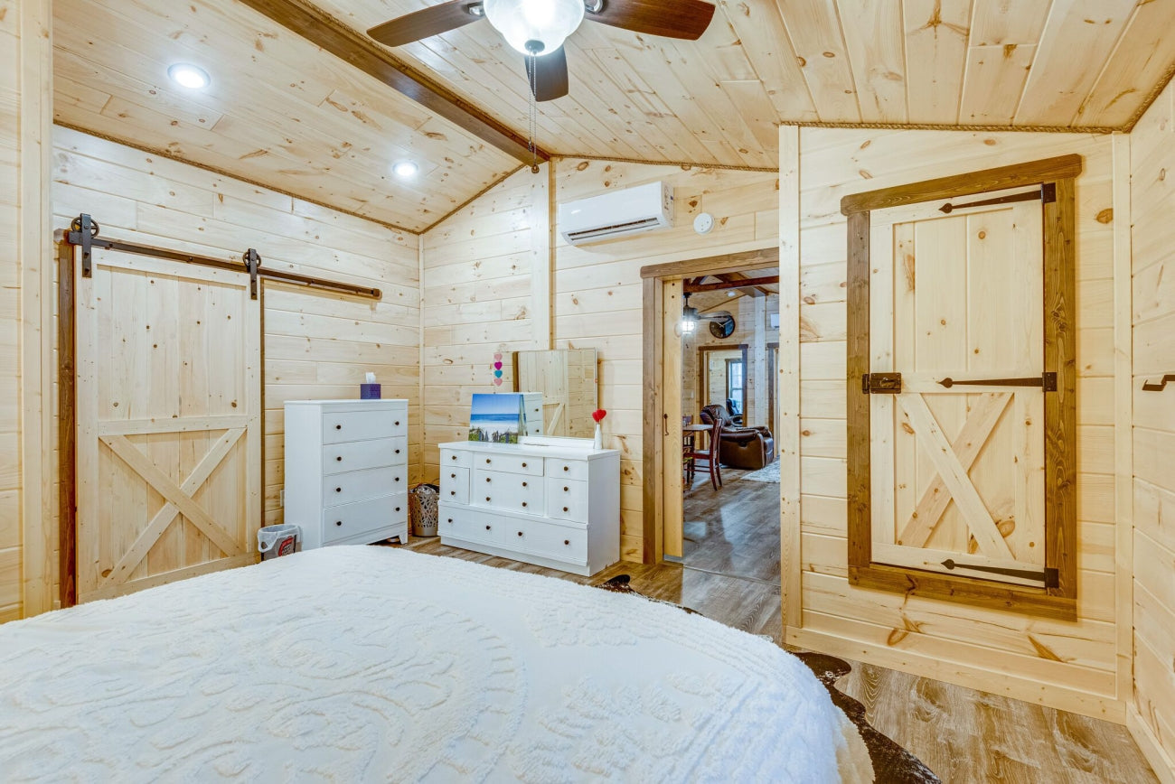 The Country Rancher Cabin ( 1,2 and 3 bedroom options )