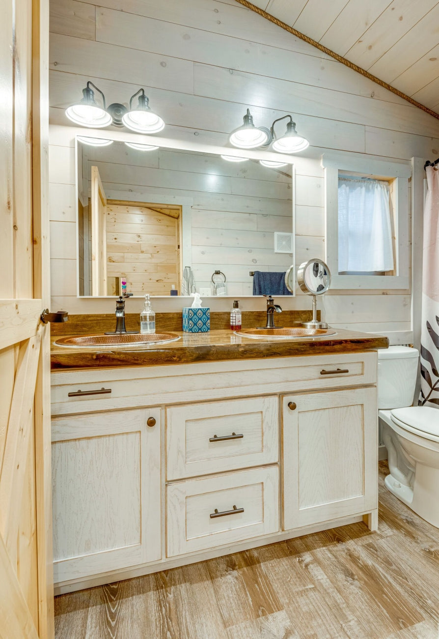 The Country Rancher Cabin ( 1,2 and 3 bedroom options )