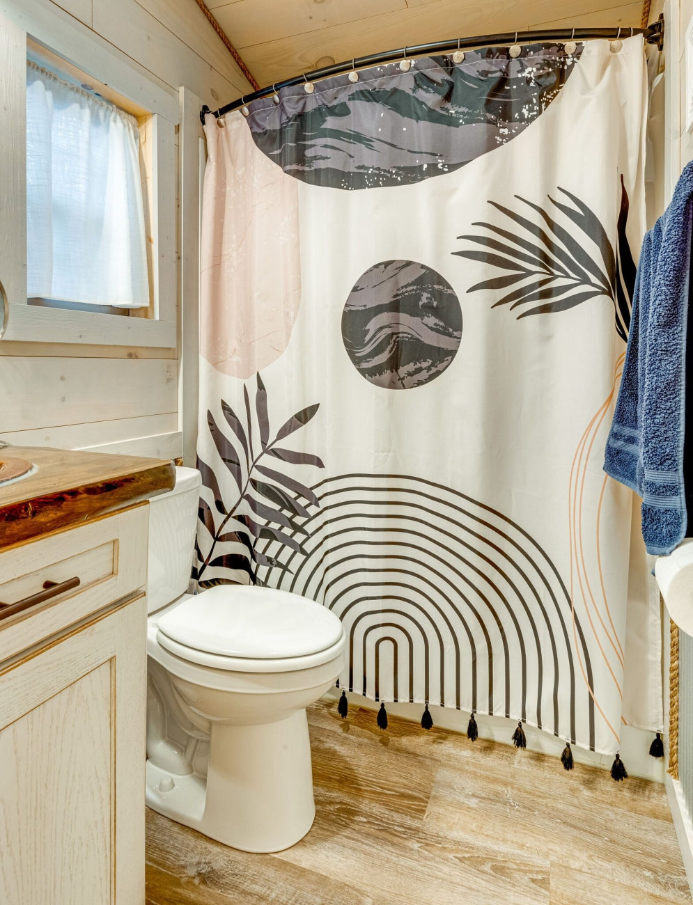 The Country Rancher Cabin ( 1,2 and 3 bedroom options )