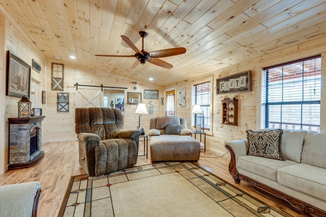 The Craftsman Cabin (2 bed 2 bath, 2 bed 1 bath or 1 bed 1 bath options)