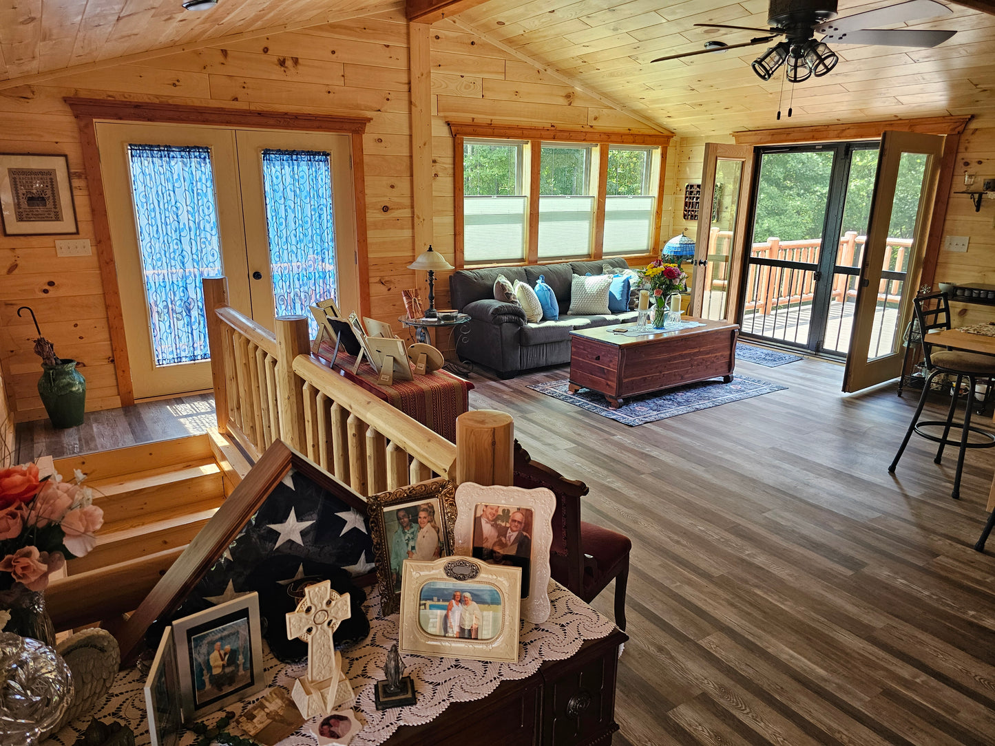 The Craftsman Cabin (2 bed 2 bath, 2 bed 1 bath or 1 bed 1 bath options)