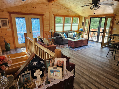 The Craftsman Cabin (2 bed 2 bath, 2 bed 1 bath or 1 bed 1 bath options)
