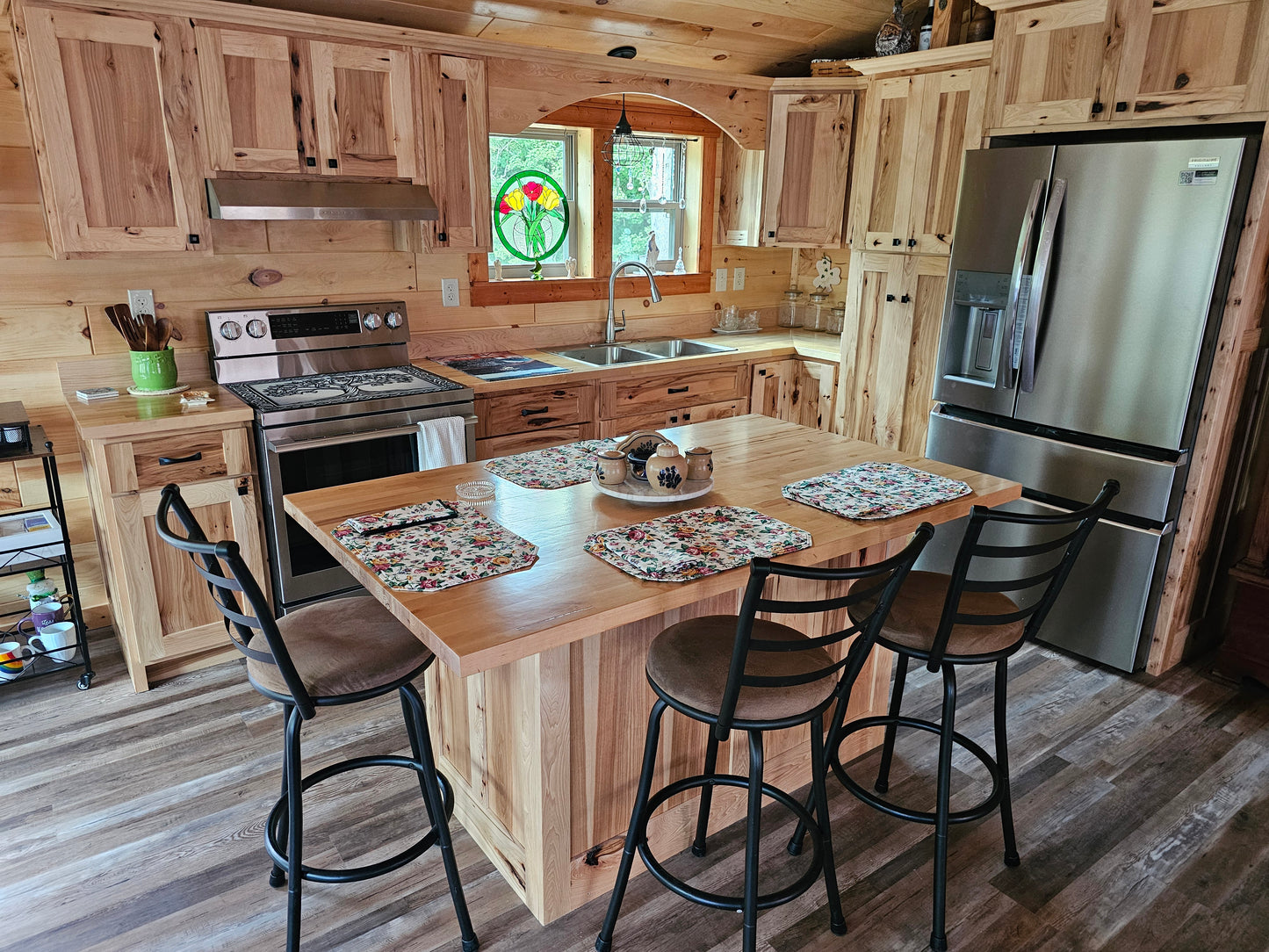 The Craftsman Cabin (2 bed 2 bath, 2 bed 1 bath or 1 bed 1 bath options)