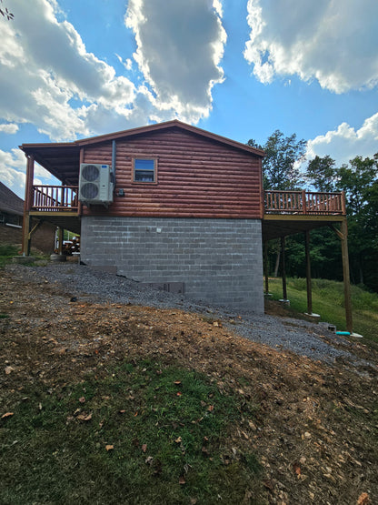 The Craftsman Cabin (2 bed 2 bath, 2 bed 1 bath or 1 bed 1 bath options)