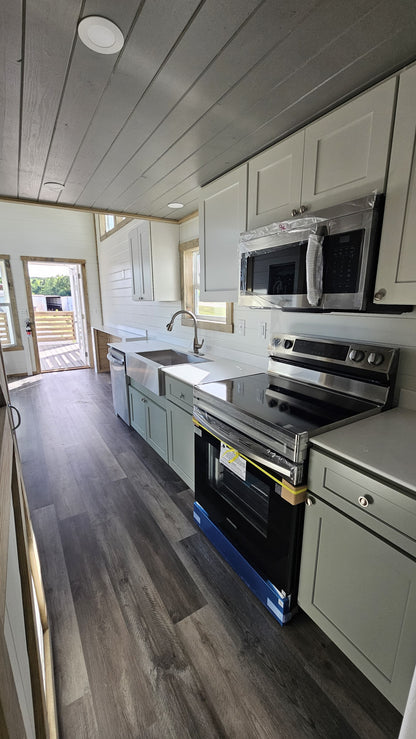 The Drift Evergreen – Modern Park Model with Loft & Bunk Room (1 IN STOCK!)