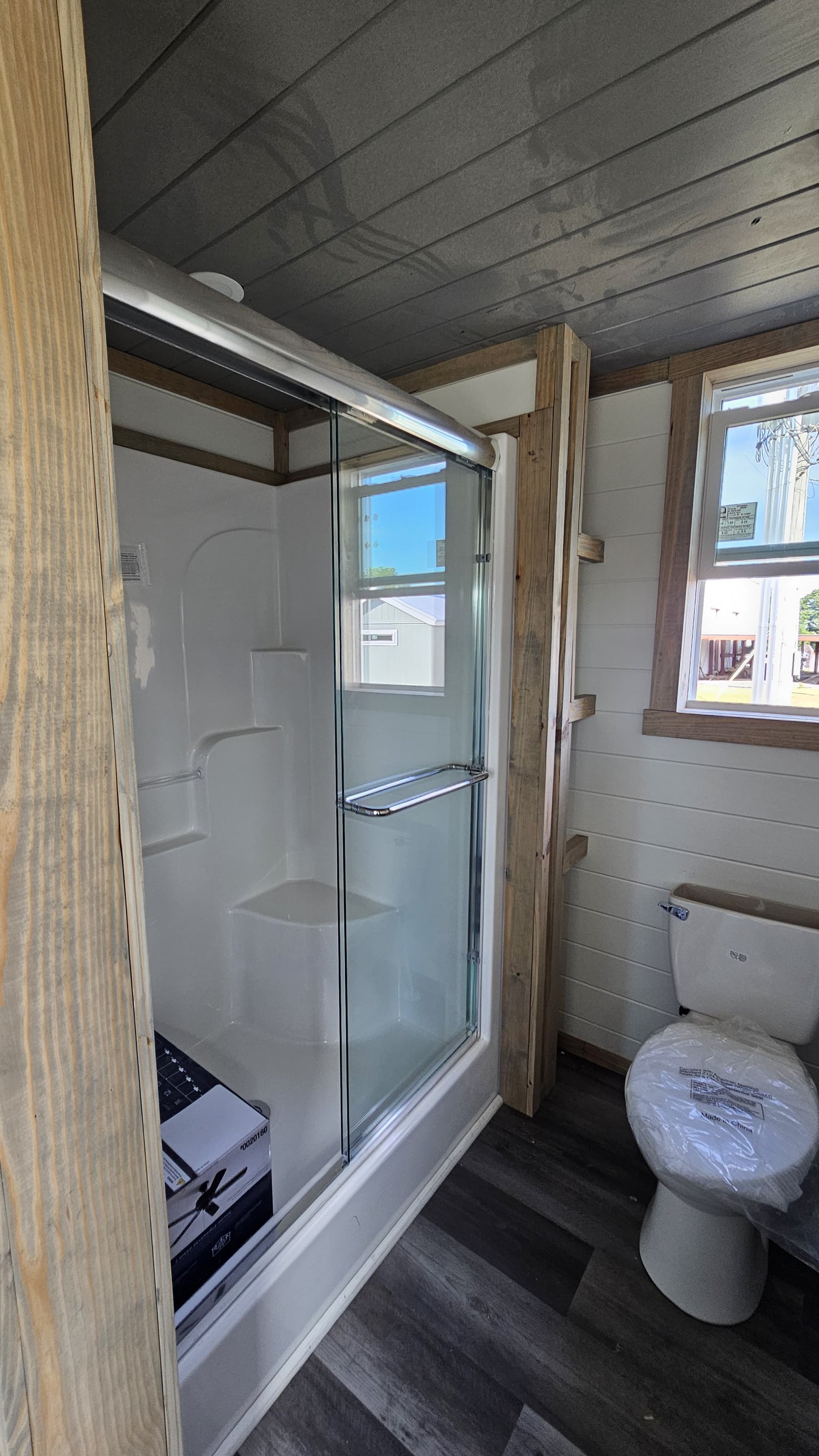 The Drift Evergreen – Modern Park Model with Loft & Bunk Room (1 IN STOCK!)