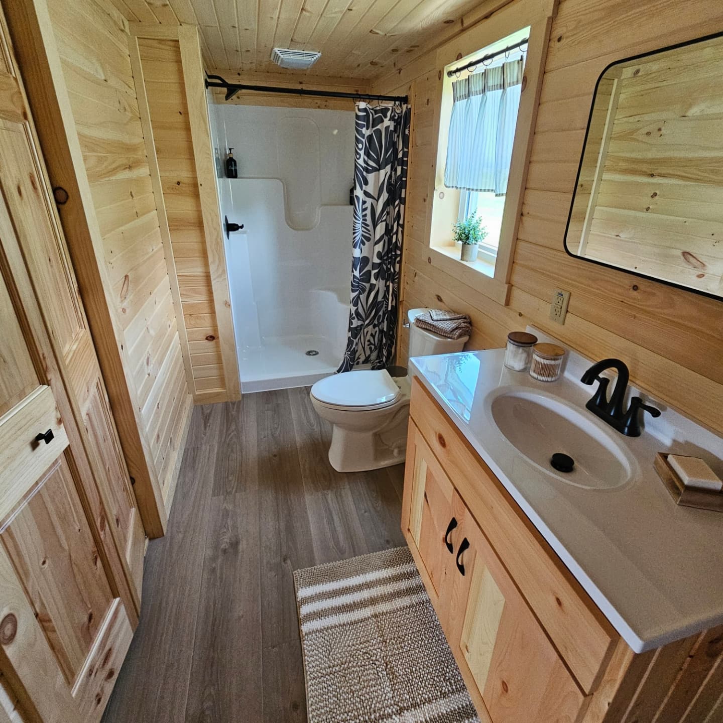 MODERN BIG BERTHA 3.0 (3 BED 2 BATH)
