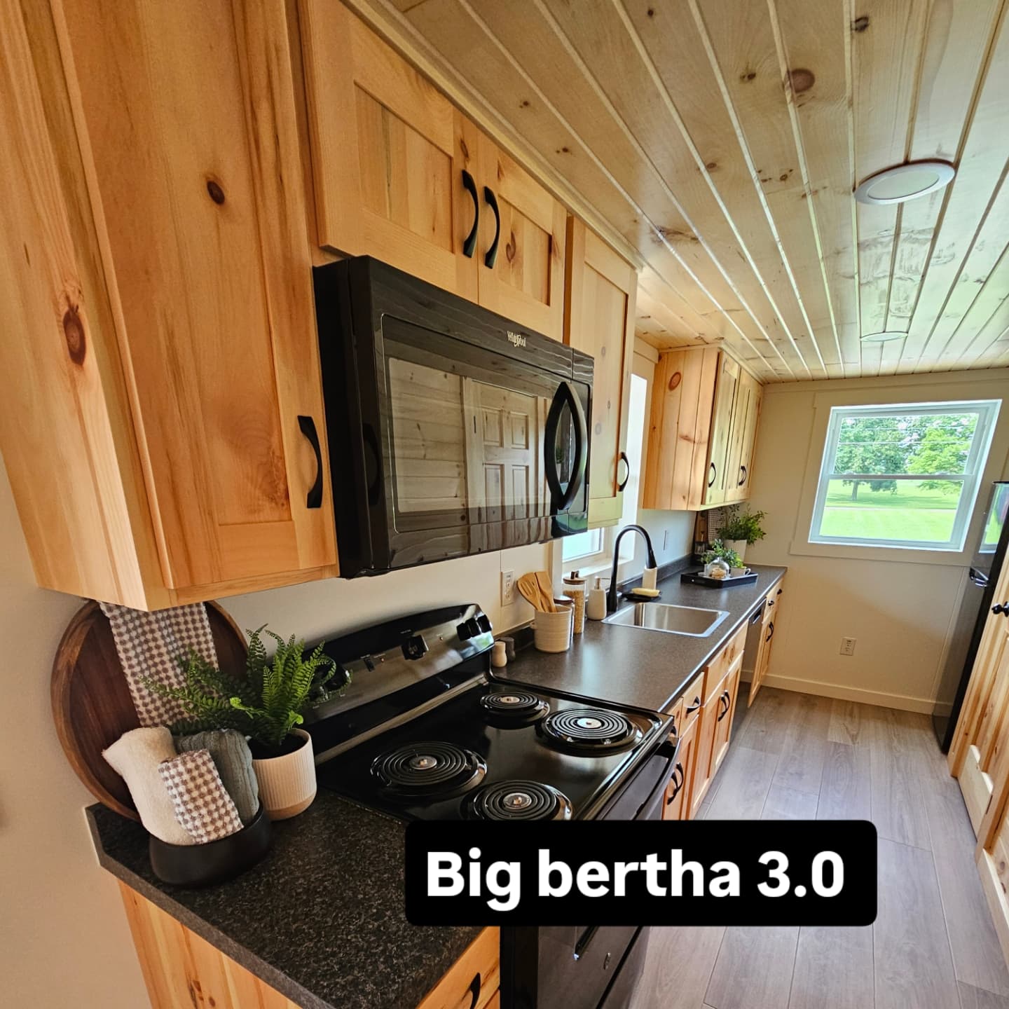 MODERN BIG BERTHA 3.0 (3 BED 2 BATH)