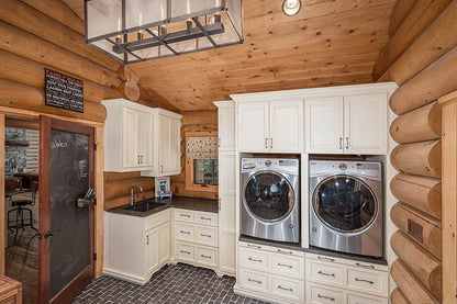 The Berkley Cabin – Luxury Log Home Kit