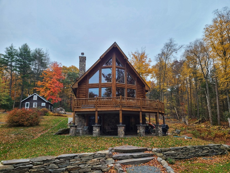 The Cameroon Cabin – Luxury Log Home Kit