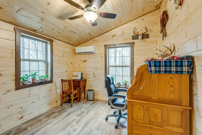 The Wolf Lodge Cabin (3 bed 2 bath)