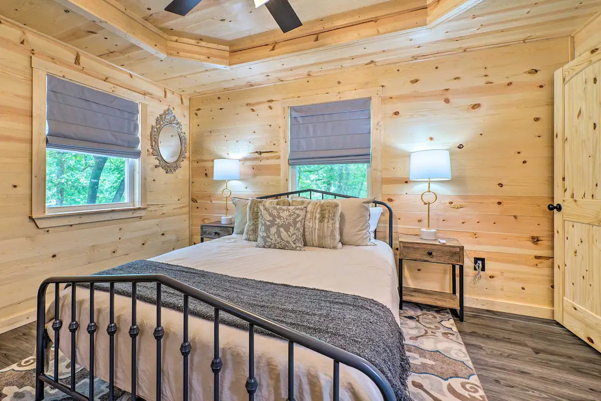 The Cumberland Crossing Cabin - ( MAINE PRICING )