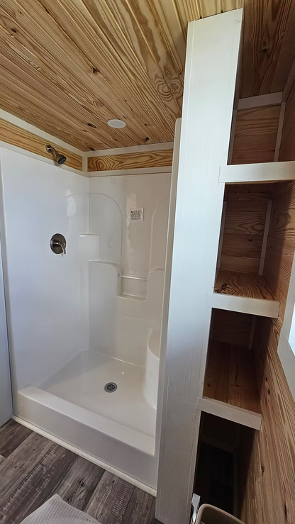 The Drift Haven – Modern Park Model with Loft & Bunk Room