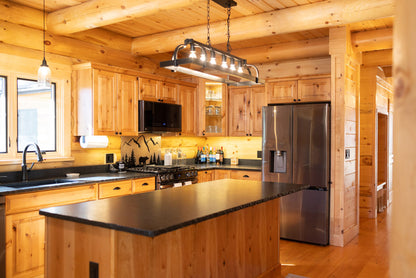The Mountain Nest Cabin – Luxury Log Home Kit *