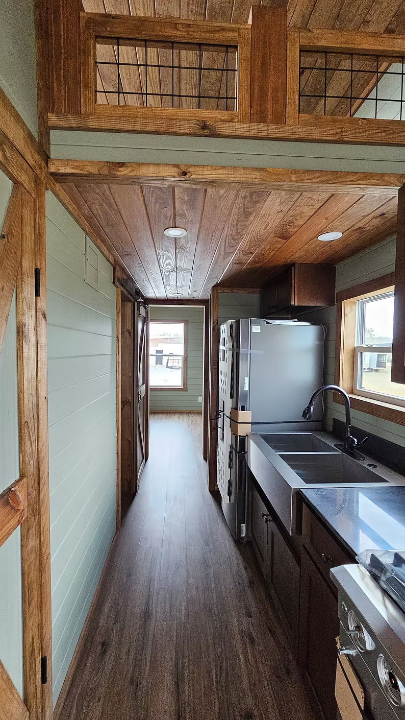 Monoslope Modular The Skyhaven – Modern Park Model RV with Loft And Monoslope Design ...