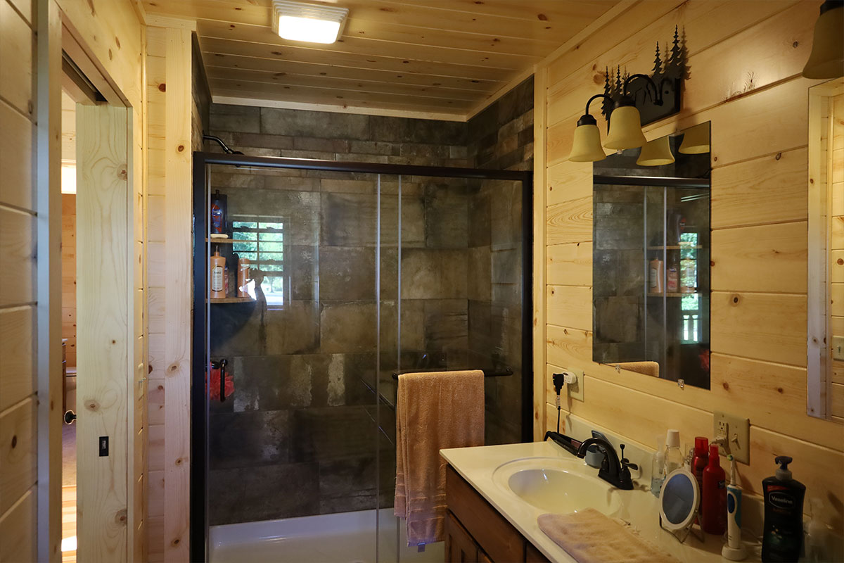 The Yellowstone Cabin (NEW MODEL)