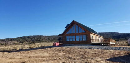 The Yellowstone Cabin (NEW MODEL)